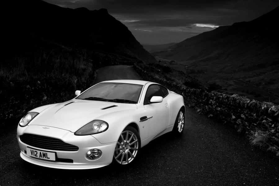  Aston Martin V12 Vanquish S 2004 года  (UK) (фото 6 из 37)